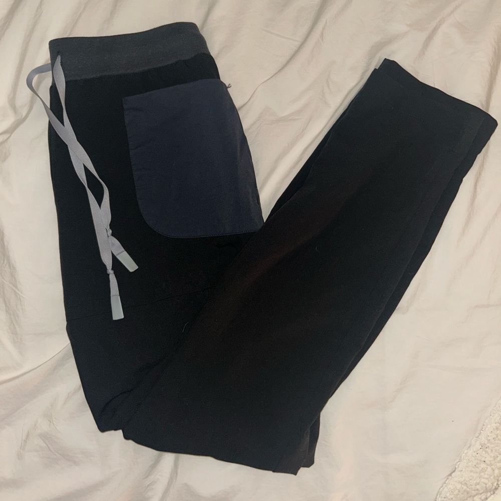 Black Figs Pants Scrubs